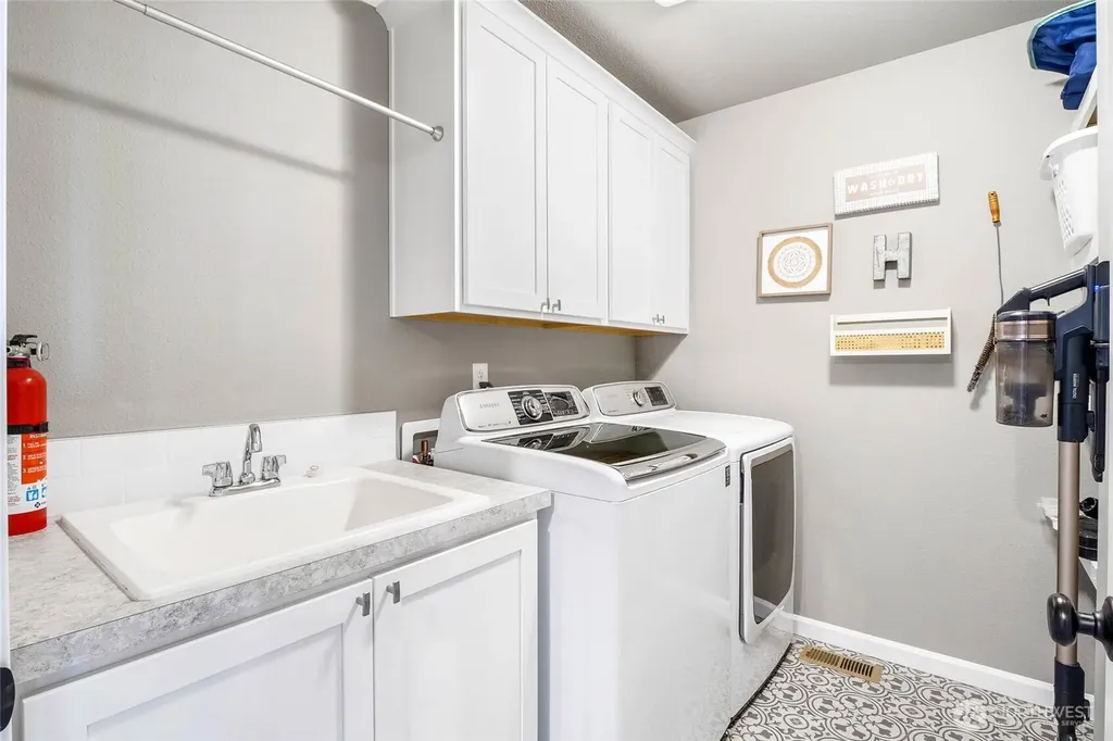 302 N Towhee Street Moses Lake WA 98837
