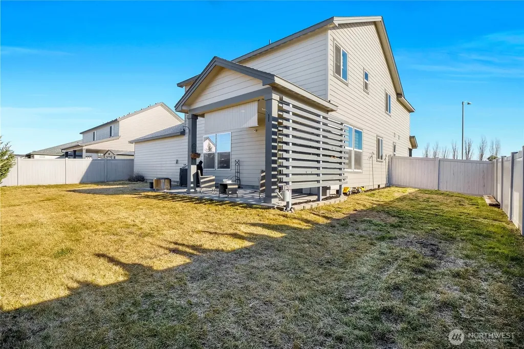 302 N Towhee Street Moses Lake WA 98837