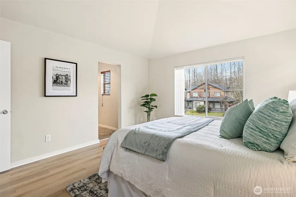 1051 42nd Court NE Auburn WA 98002