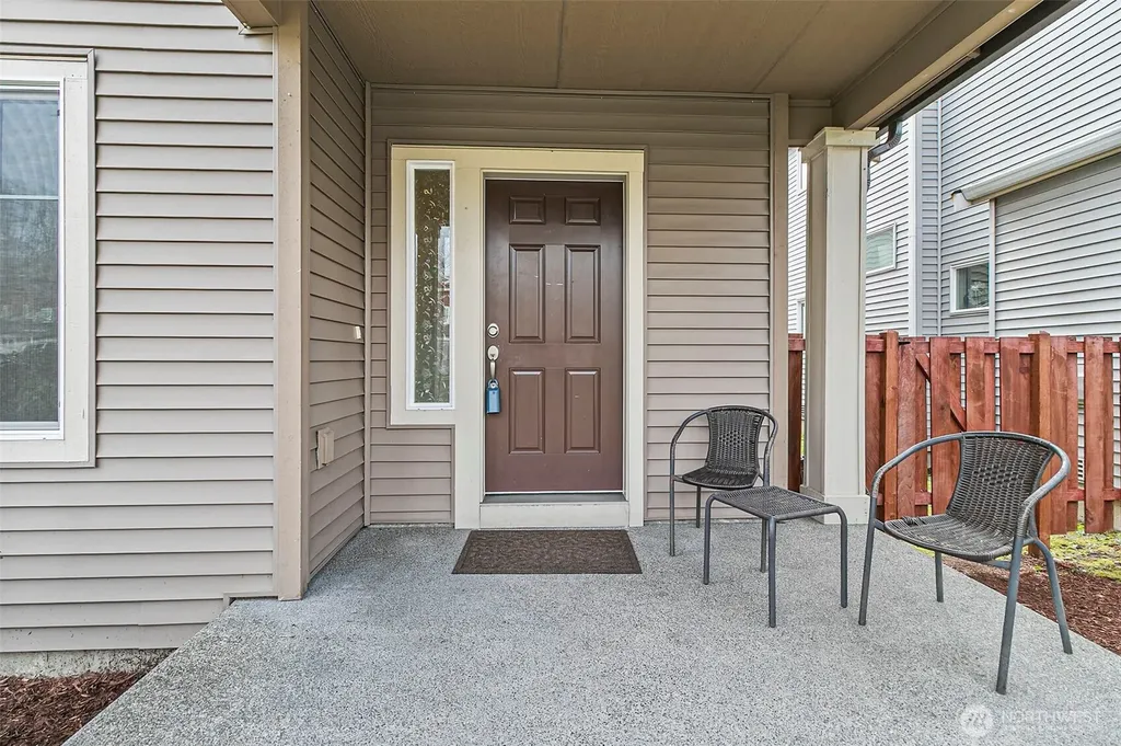 1051 42nd Court NE Auburn WA 98002