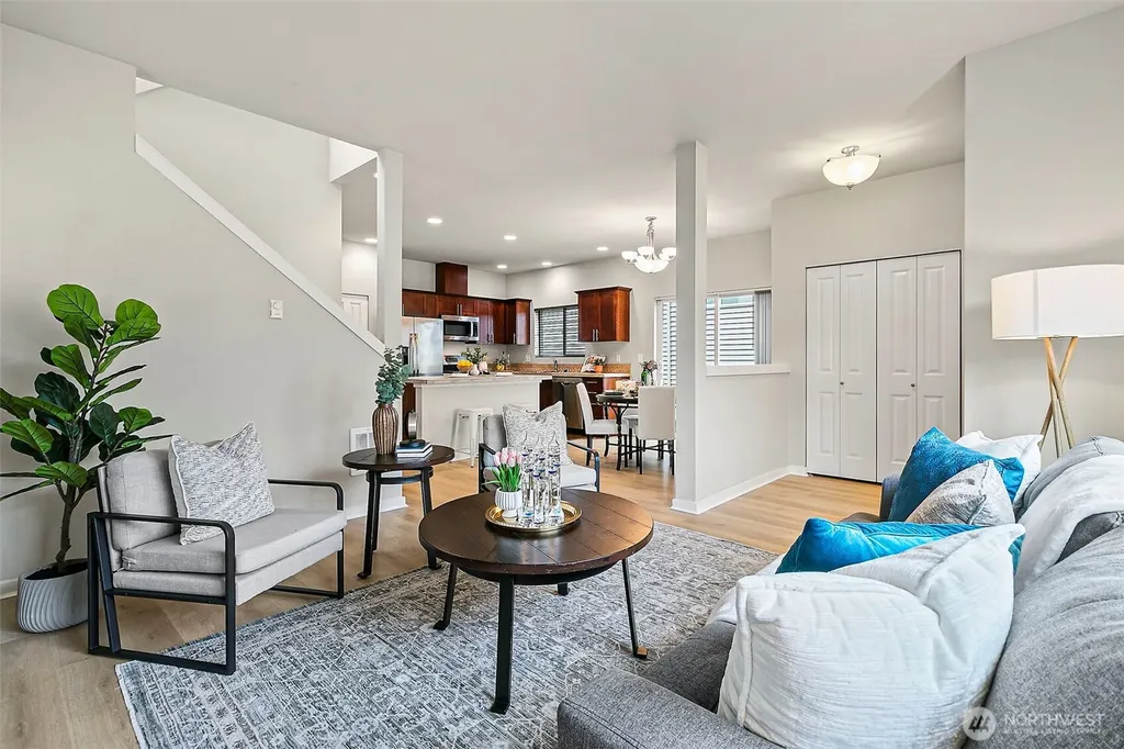 1051 42nd Court NE Auburn WA 98002