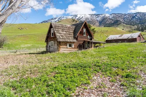 7993 Nahahum Canyon Road Cashmere WA 98815