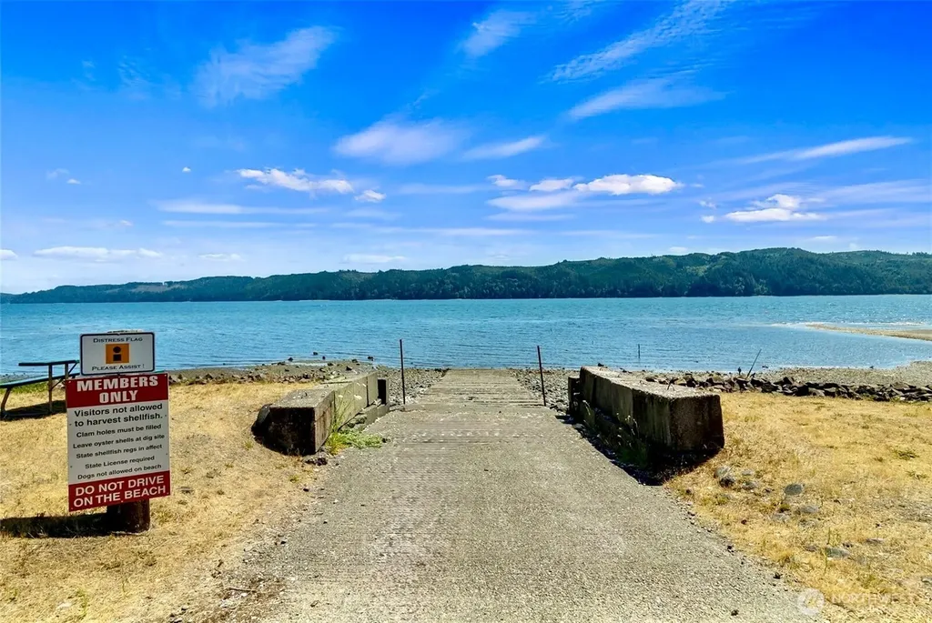 619 N Colony Surf Drive Lilliwaup WA 98555