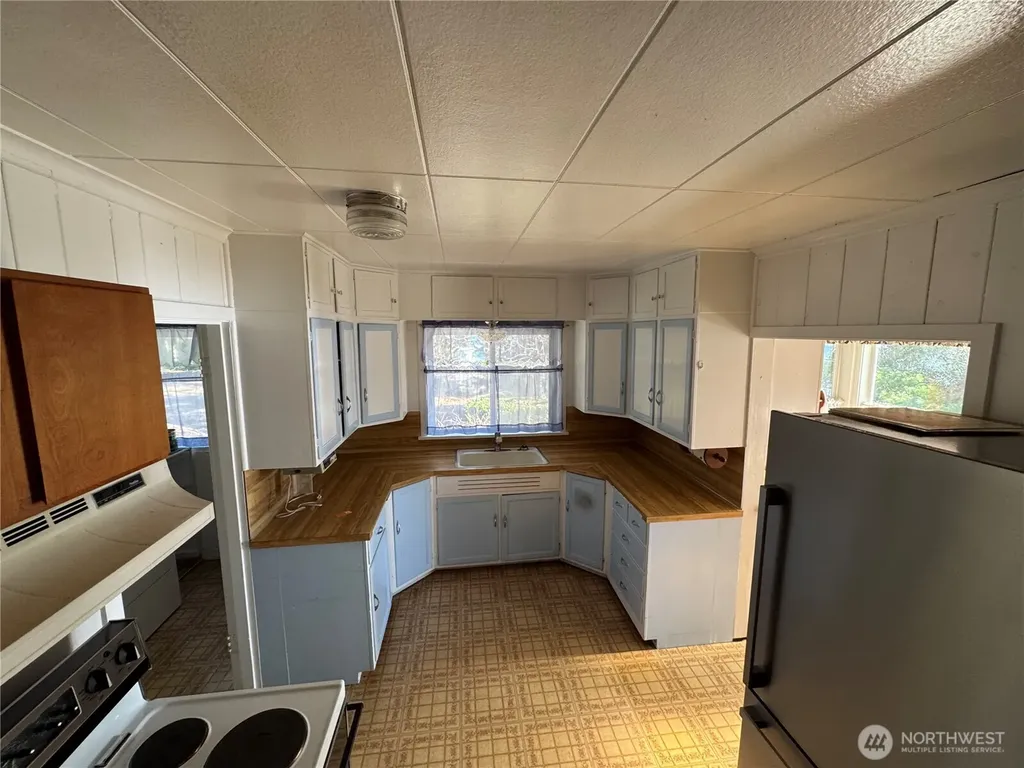 7350 NE North Shore Road Belfair WA 98528
