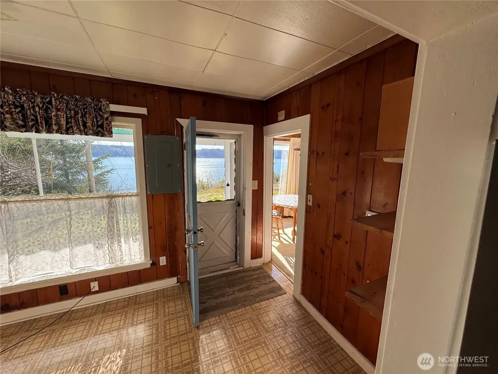 7350 NE North Shore Road Belfair WA 98528