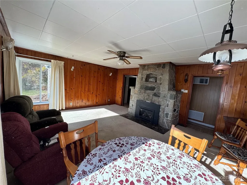 7350 NE North Shore Road Belfair WA 98528