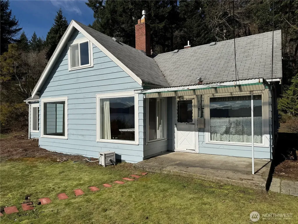 7350 NE North Shore Road Belfair WA 98528