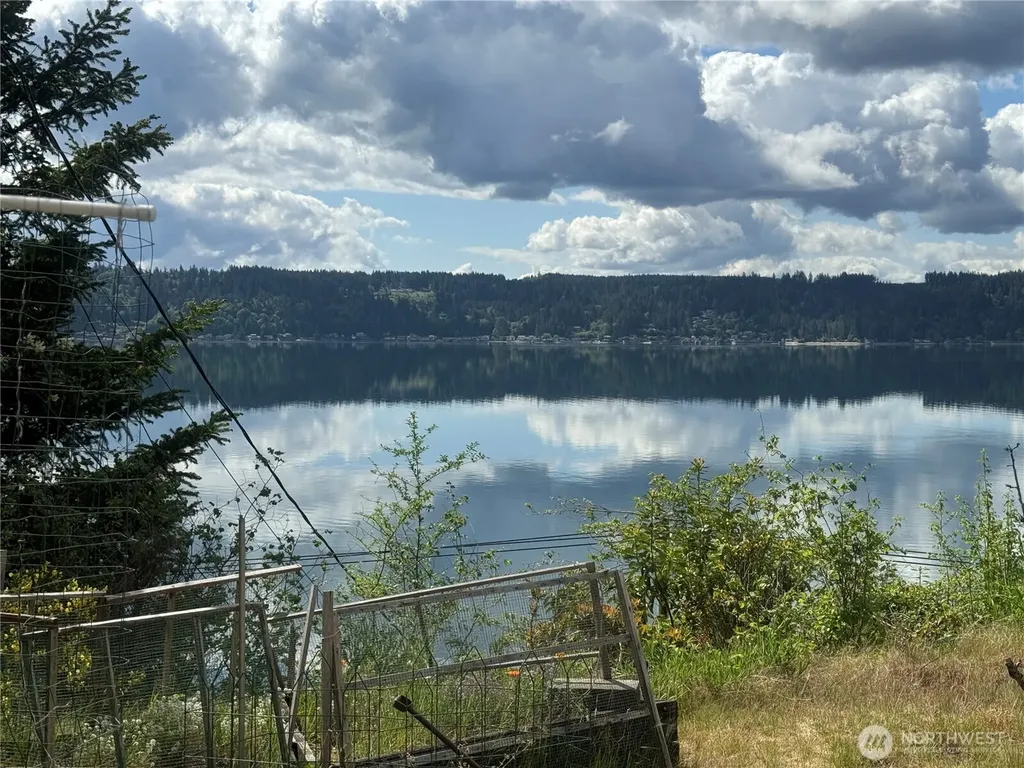 7350 NE North Shore Road Belfair WA 98528