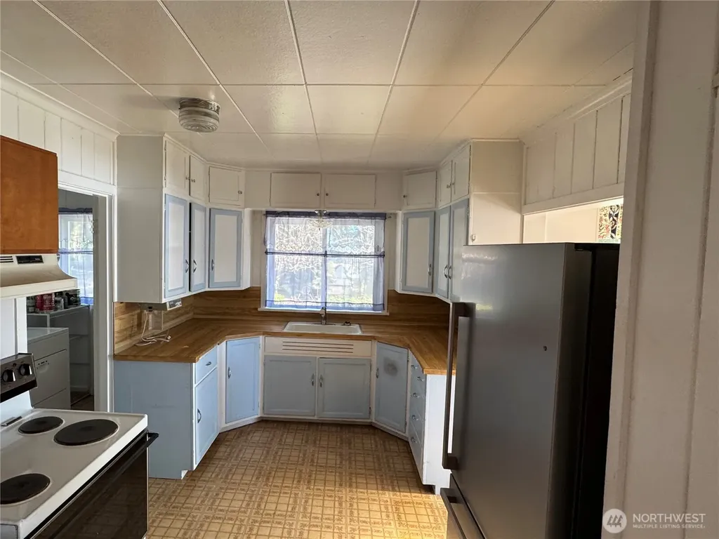 7350 NE North Shore Road Belfair WA 98528