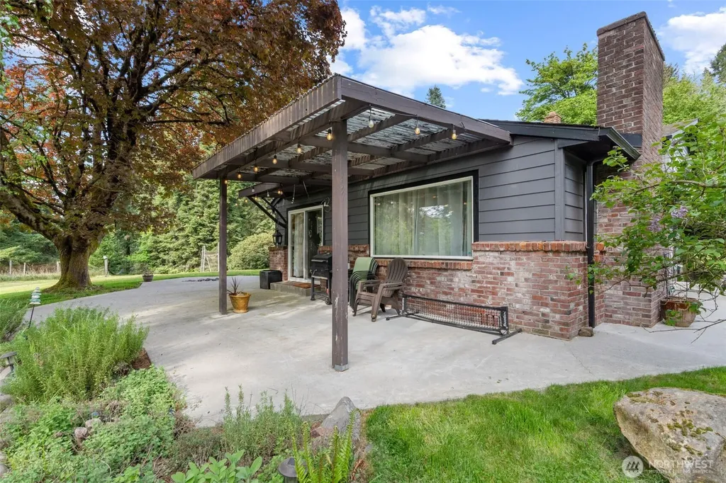 410 Studebaker Spur 2 Castle Rock WA 98611