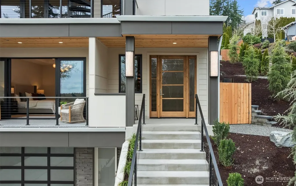 11921 90th Ave NE Kirkland WA 98034