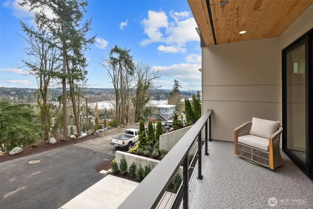 11921 90th Ave NE Kirkland WA 98034