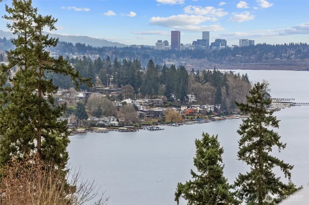 11921 90th Ave NE Kirkland WA 98034
