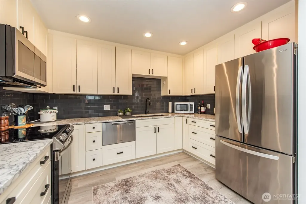 1301 S 3rd Avenue Sequim WA 98382