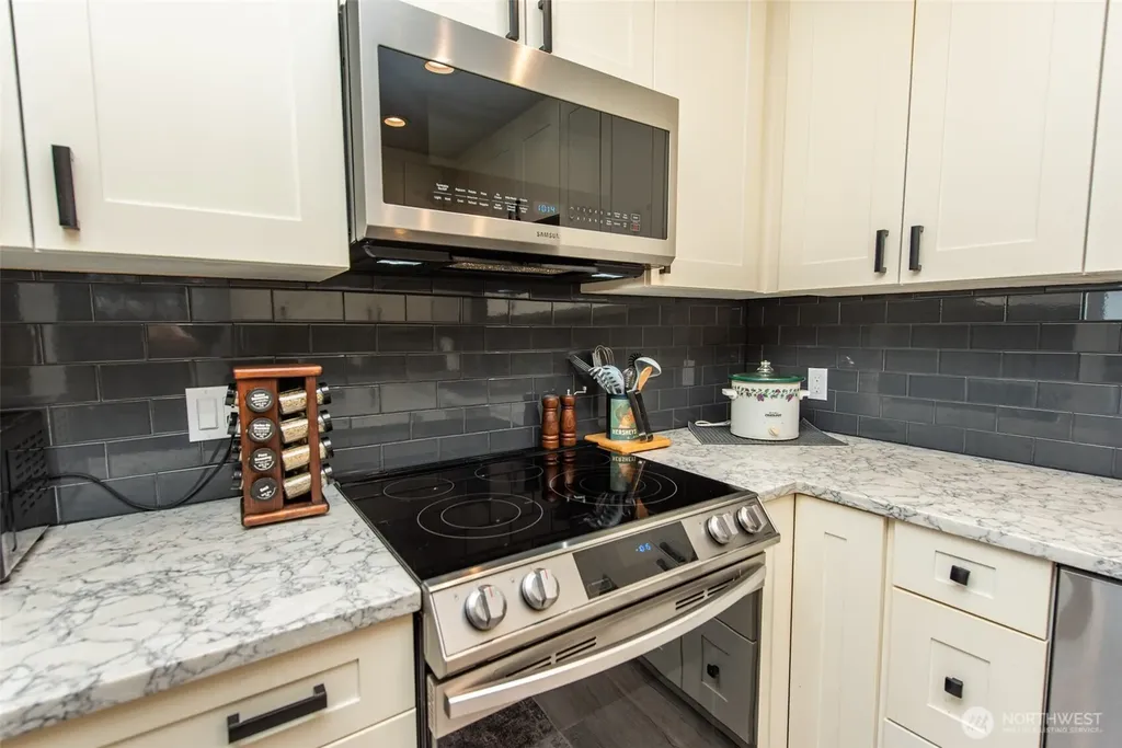 1301 S 3rd Avenue Sequim WA 98382