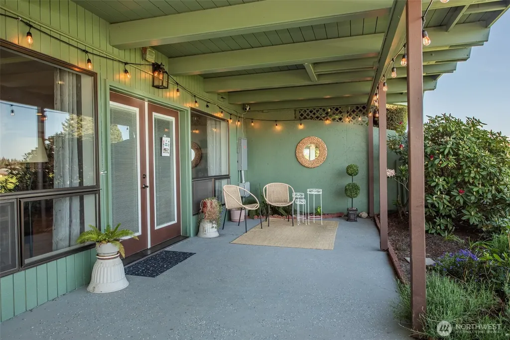 1301 S 3rd Avenue Sequim WA 98382