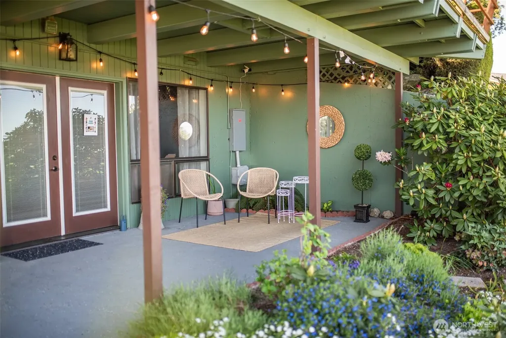1301 S 3rd Avenue Sequim WA 98382