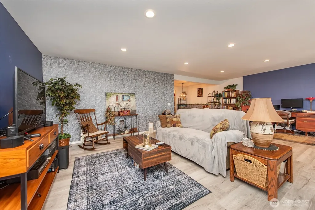 1301 S 3rd Avenue Sequim WA 98382