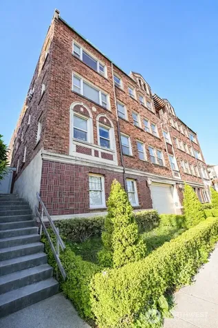 16 Valley Street Seattle WA 98109