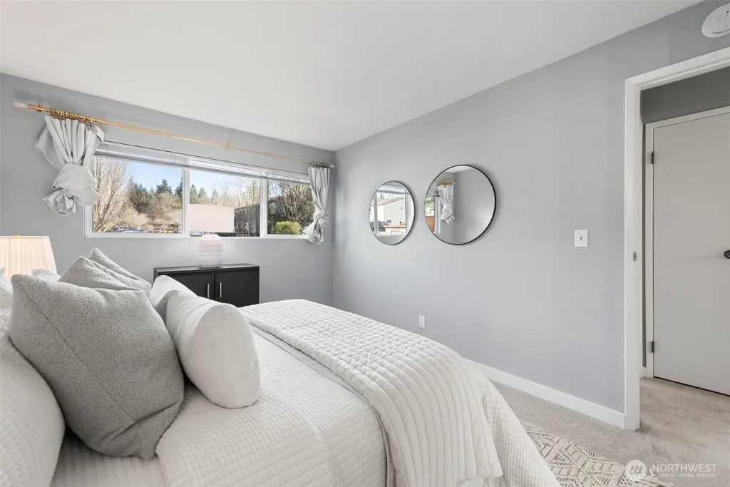 725 9th Avenue S Kirkland WA 98033