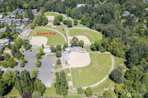 725 9th Avenue S Kirkland WA 98033