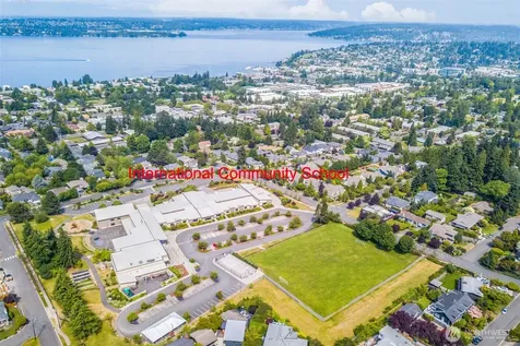 725 9th Avenue S Kirkland WA 98033