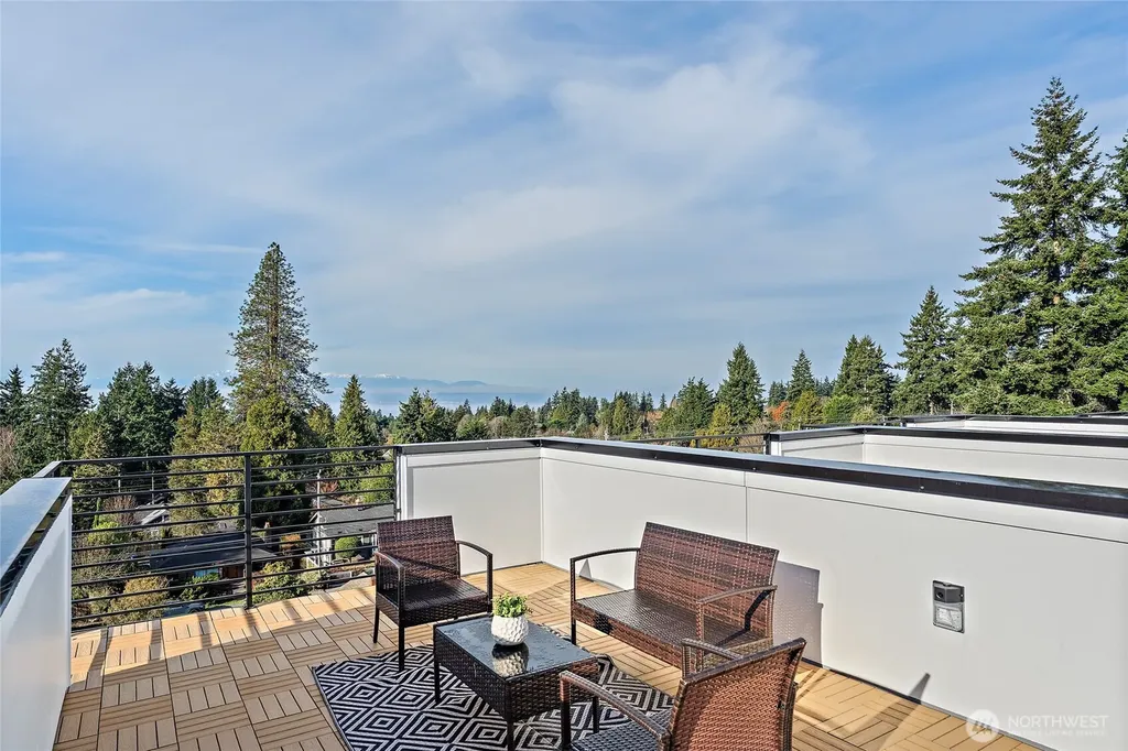 11229 Greenwood Avenue N Seattle WA 98133