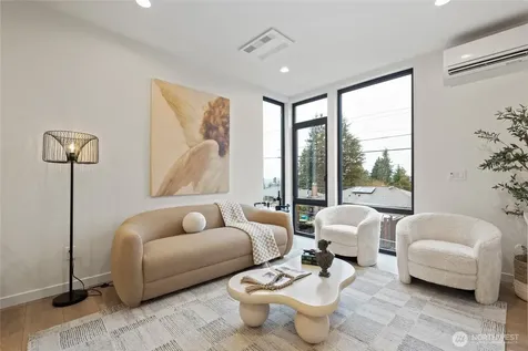 11229 Greenwood Avenue N Seattle WA 98133