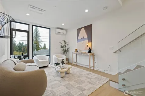 11229 Greenwood Avenue N Seattle WA 98133