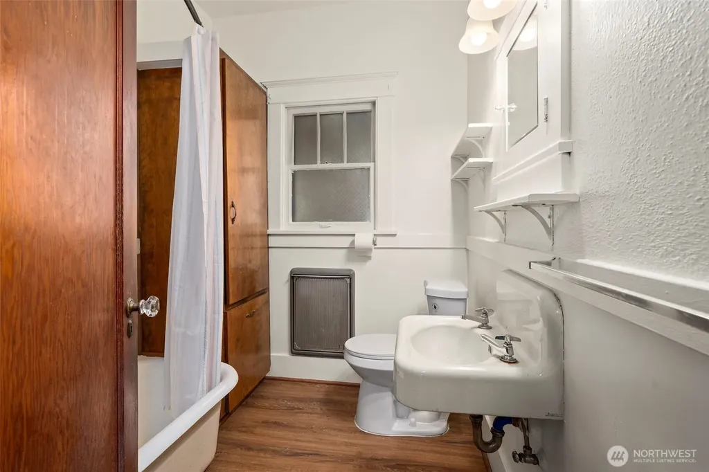 26 SE Spring Street Chehalis WA 98532