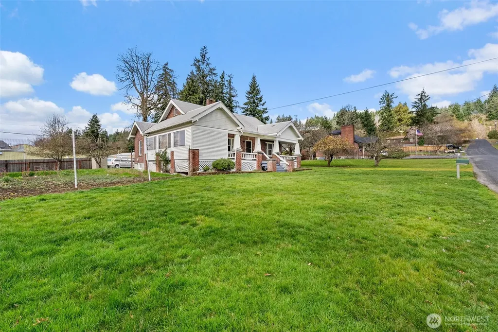 26 SE Spring Street Chehalis WA 98532