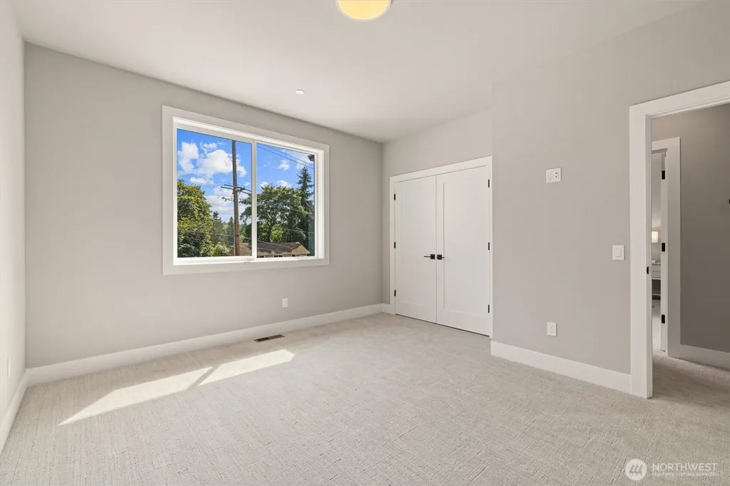 18520 83rd Avenue NE Kenmore WA 98028