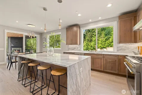 18520 83rd Avenue NE Kenmore WA 98028