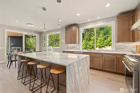 18520 83rd Avenue NE Kenmore WA 98028