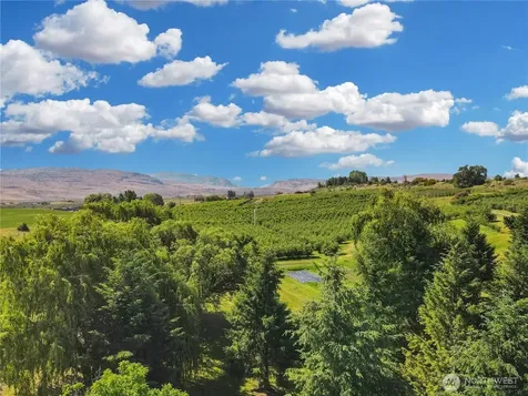 223 Old Riverside Highway Omak WA 98841