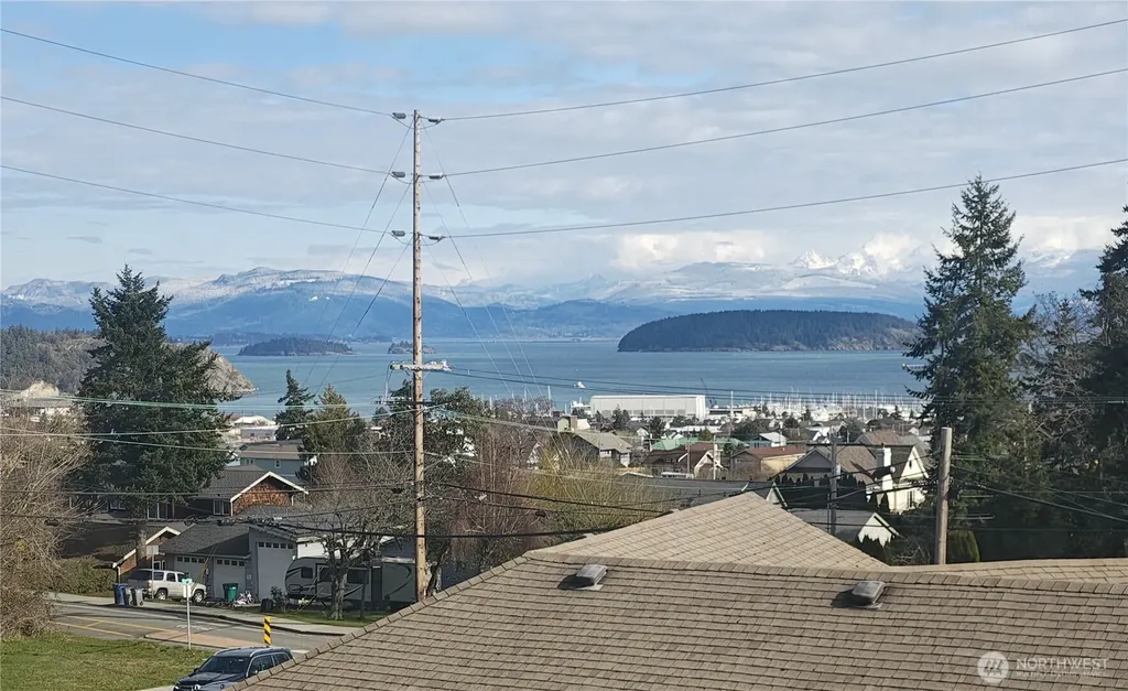 1703 32nd Street Anacortes WA 98221