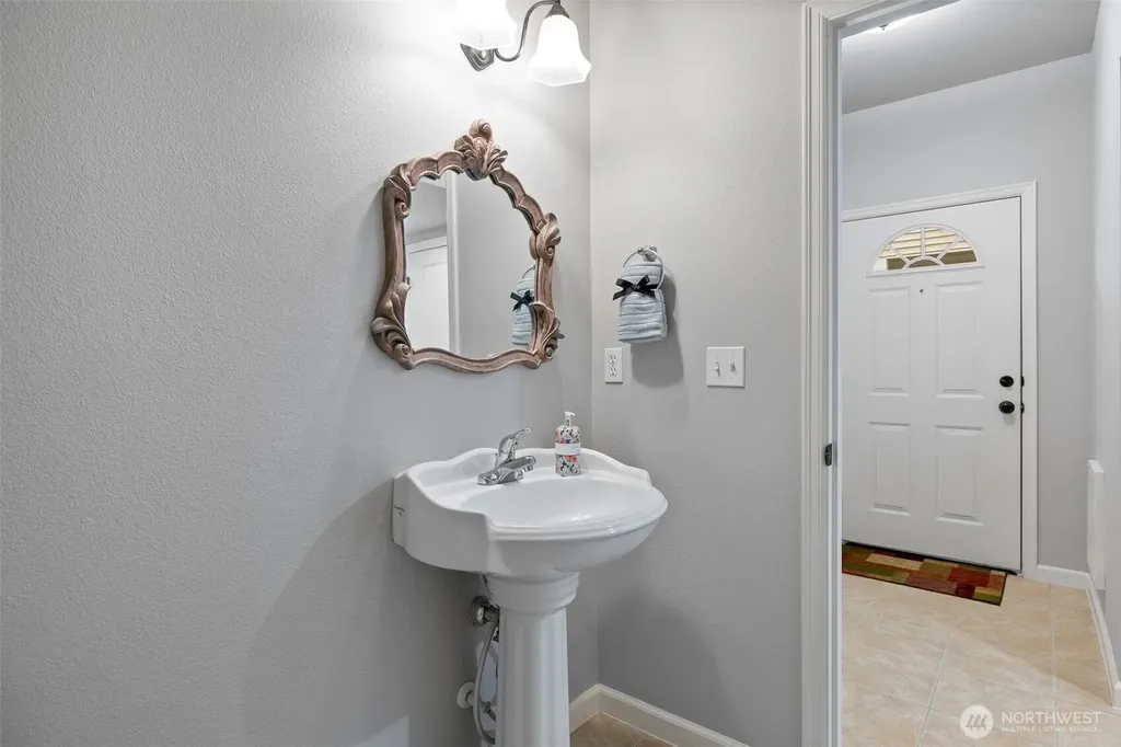 15405 35th Avenue W Lynnwood WA 98037