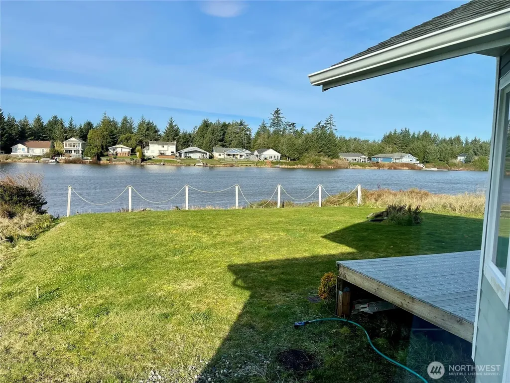 571 E Chance A La Mer NE Ocean Shores WA 98569