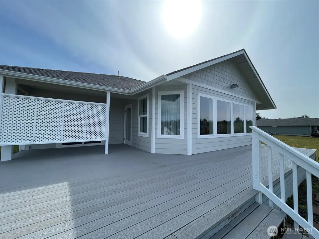 571 E Chance A La Mer NE Ocean Shores WA 98569