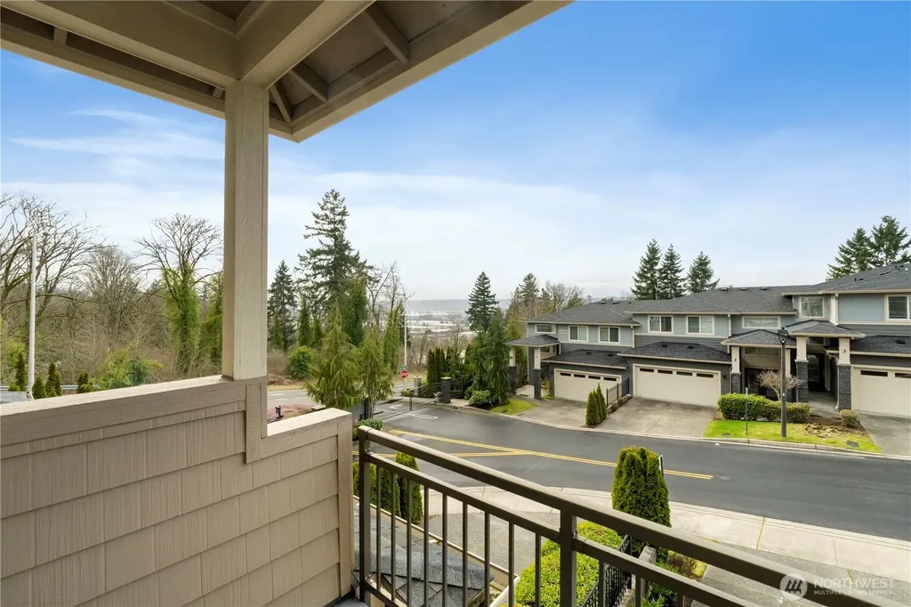 20702 93rd Place S Kent WA 98031