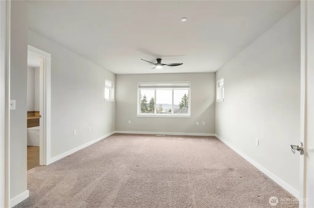 20702 93rd Place S Kent WA 98031