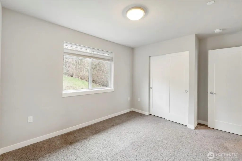 20702 93rd Place S Kent WA 98031
