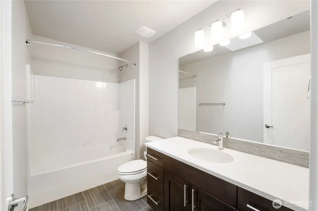 20702 93rd Place S Kent WA 98031