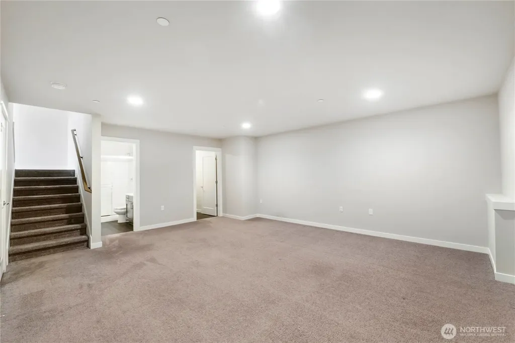 20702 93rd Place S Kent WA 98031
