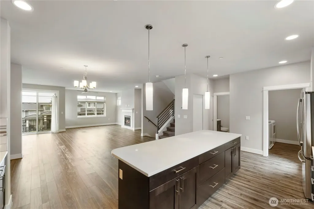20702 93rd Place S Kent WA 98031