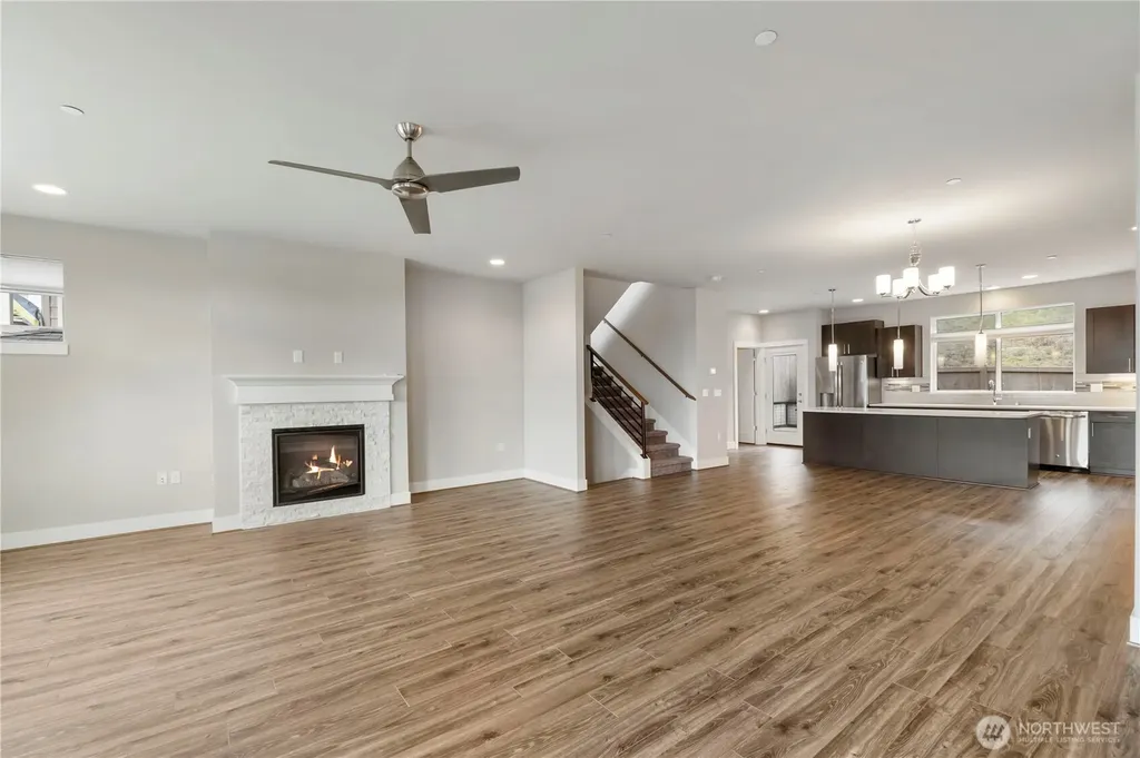 20702 93rd Place S Kent WA 98031