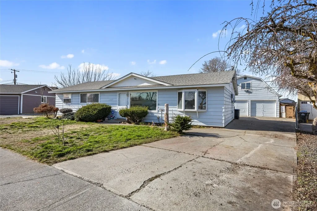 1634 S Wallace Street Moses Lake WA 98837