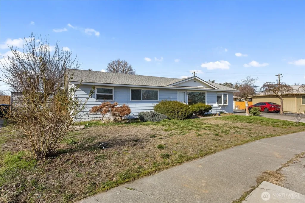 1634 S Wallace Street Moses Lake WA 98837