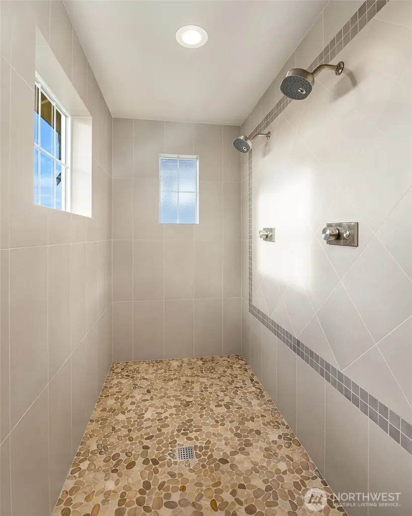 2440 NE Daphne Street Issaquah WA 98029