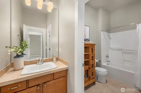 2440 NE Daphne Street Issaquah WA 98029